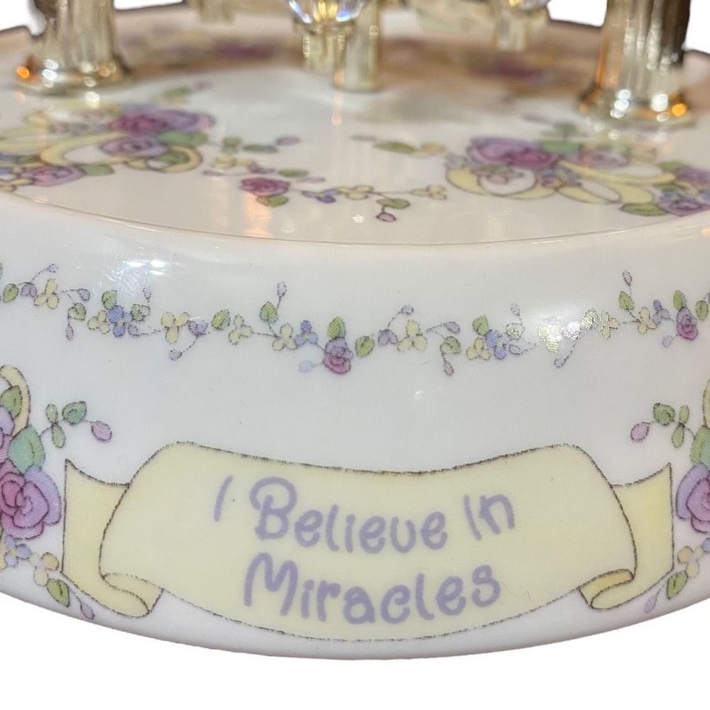 Vintage Precious Moments I Believe in Miracles Porcelain Glass Dome Clock - Picture 6 of 10